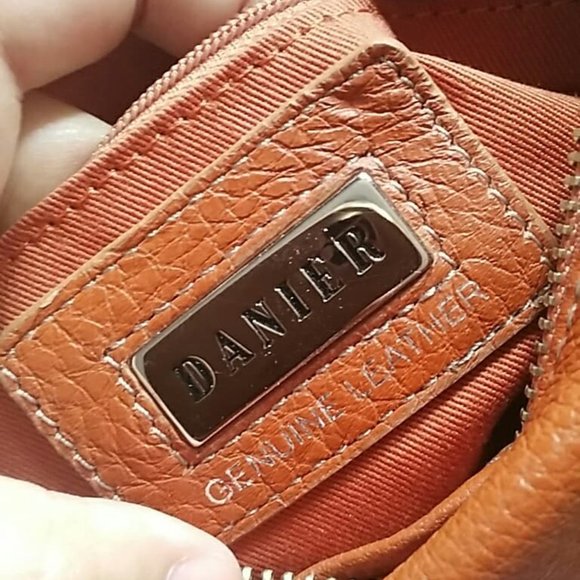 Vintage Orange Danier purse - Picture 2 of 4